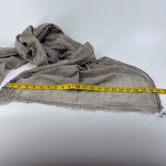 SAACHI Luxury Tan and Gold Textured Scarf with floral print- Beautifully made - Picture 8 of 11